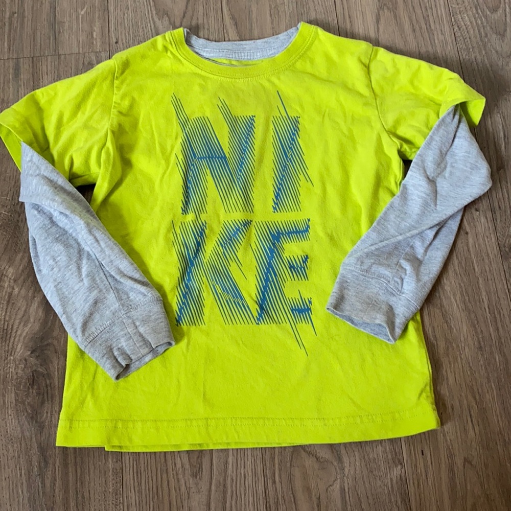 Nike long sleeve boys shirt size 4